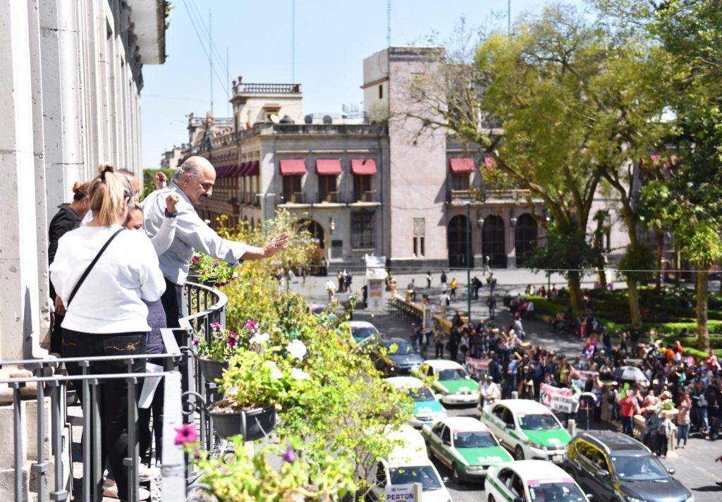 Presidente Xalapeño cumple y atiende a la ciudadania.