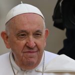 Papa Francisco es hospitalizado
