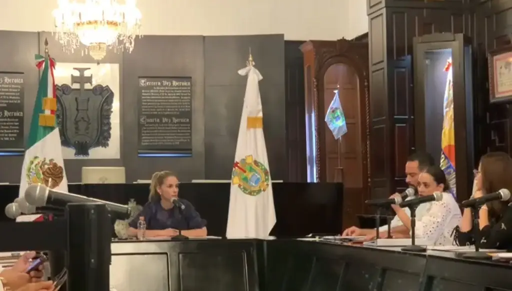 !Increible¡ Regidoras abandonan sesión de cabildo «No podemos compartir la mesa con un presunto violador»