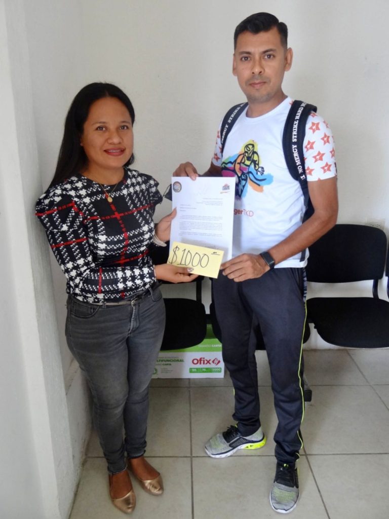Apoyan a deportistas en Chocamán
