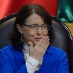 Se desploman becas de posgrado de Conacyt; caen 40%