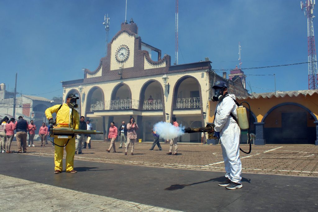 Trabaja Dora Angelica en materia de salud ; Se fumigan comunidades y cabecera municipal.
