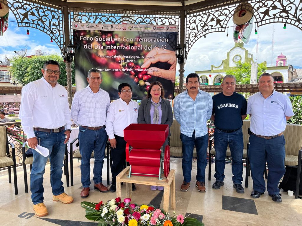 Realiza Ixhuatlán del Café “Foro Social” en conmemoración del día internacional del café.