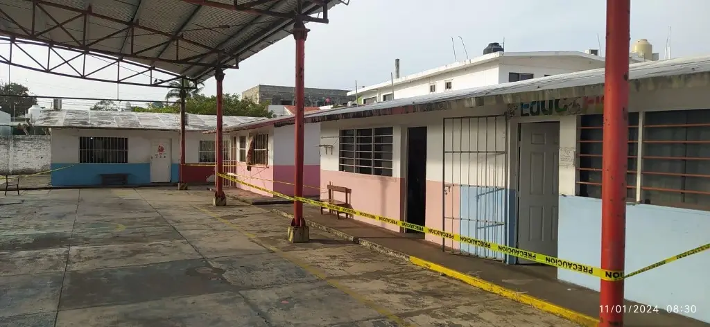 Primaria se cae a pedazos en Veracruz