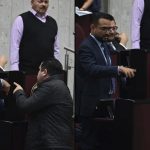 Vaya ejemplo: Diputado de Morena “le quiere romper la madre” a Panista