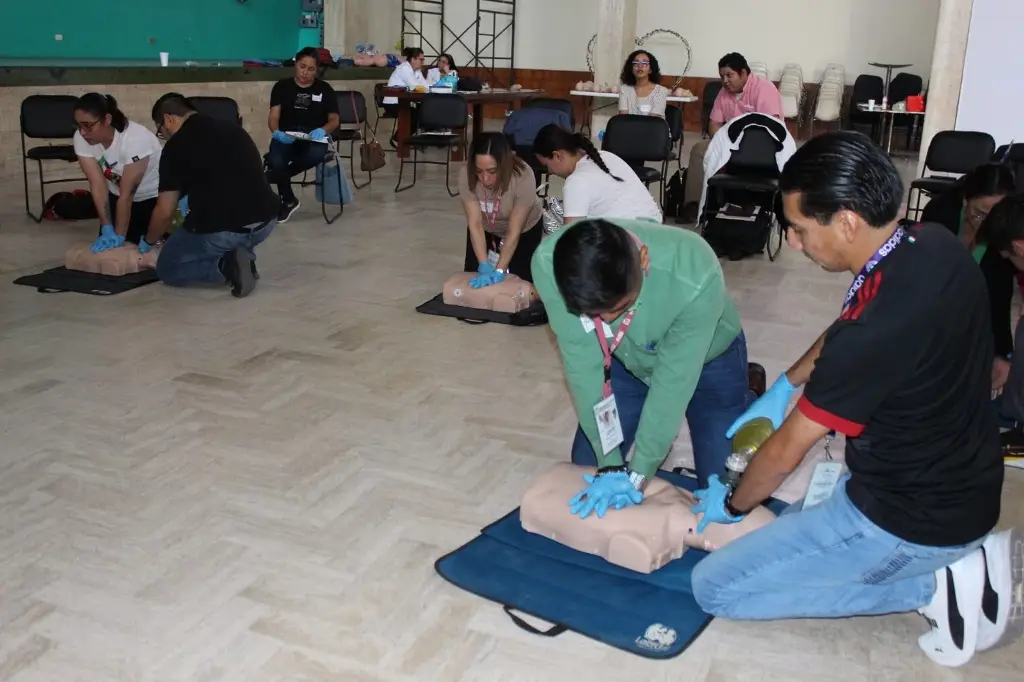 «Formación en Soporte Vital Básico para personal de salud en Veracruz por el IMSS»