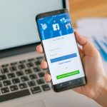 Nueva Zelanda busca restringir acceso a redes sociales a menores de 16 años para proteger su salud mental