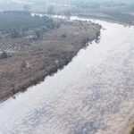 Denuncian derrame de crudo en el río Pantepec; pobladores alertan por contaminación y olor a hidrocarburo