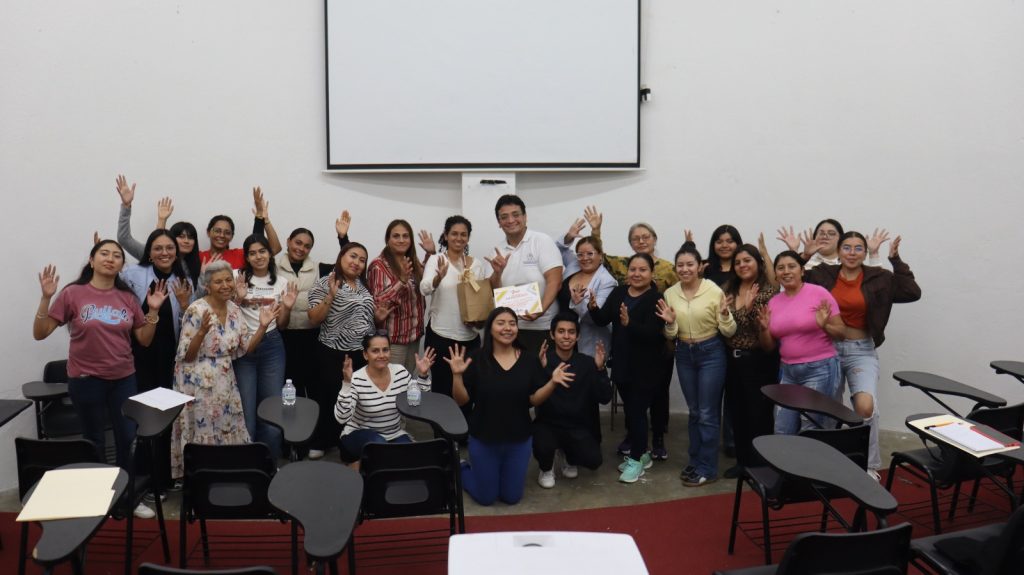 DIF Fortín y Fundación «Te Acompaño» imparten taller de Lengua de Señas Mexicana