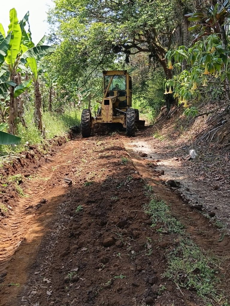 Mejoran vialidades en zona de Monte Blanco