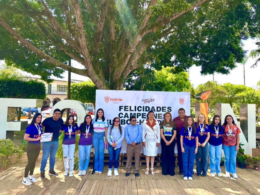 Reconocen a selecciones campeonas del Prenacional rumbo al Nacional CONADE.